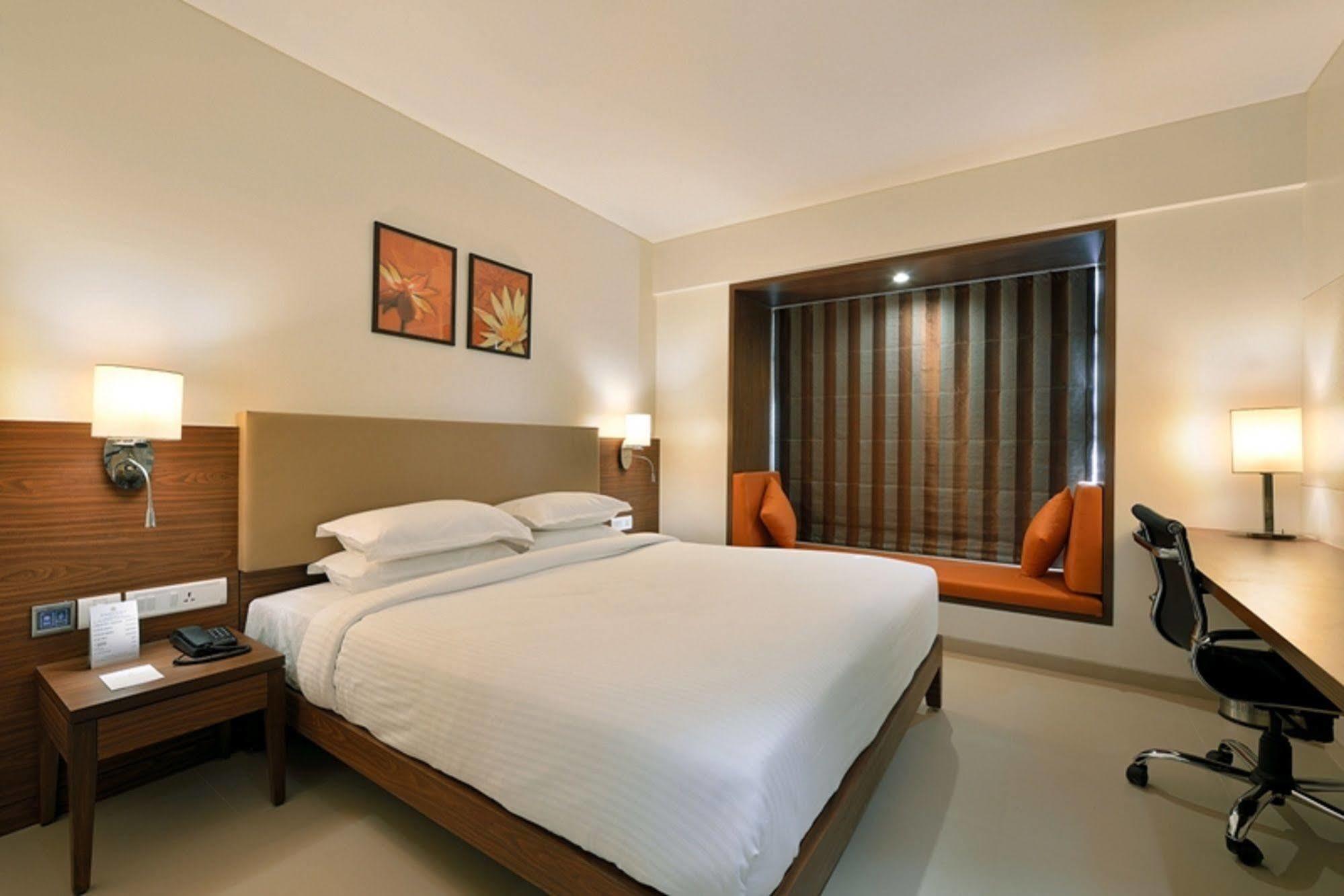 Krishna Palace Hotel - Ambernath Ambarnath Esterno foto