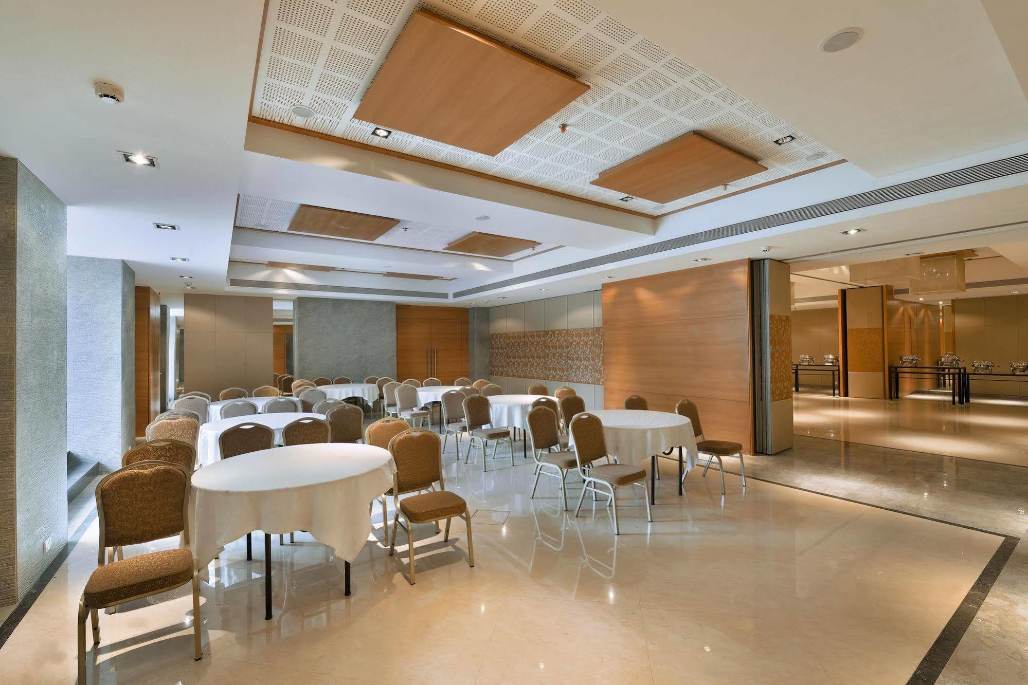 Krishna Palace Hotel - Ambernath Ambarnath Esterno foto